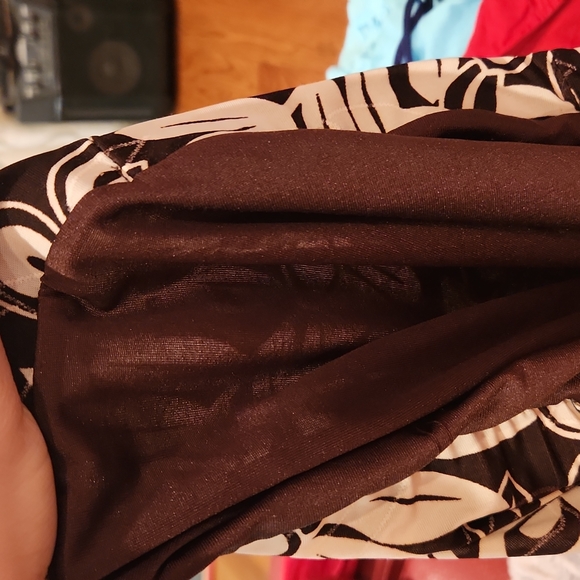 5 for $25 Flowy flowers and leaves pattern skirt brown and tan cream color lined - Picture 7 of 7